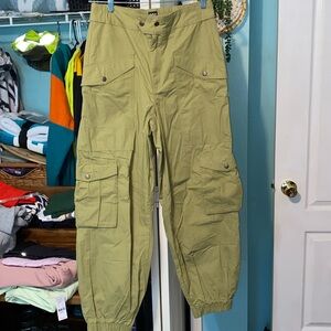 BDG cargo joggers, like new!